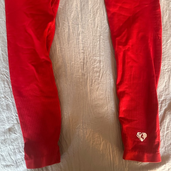 Women’s Best Red leggings - Picture 6 of 6